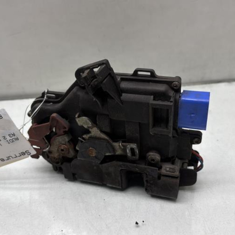 Serrure avant gauche AUDI A3 2 Photo n°3