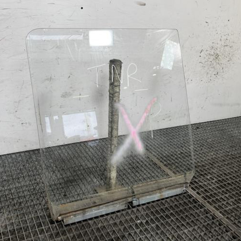 Vitre avant droit RENAULT TRAFIC 1 Photo n°2