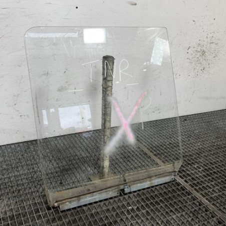 Vitre avant droit RENAULT TRAFIC 1
