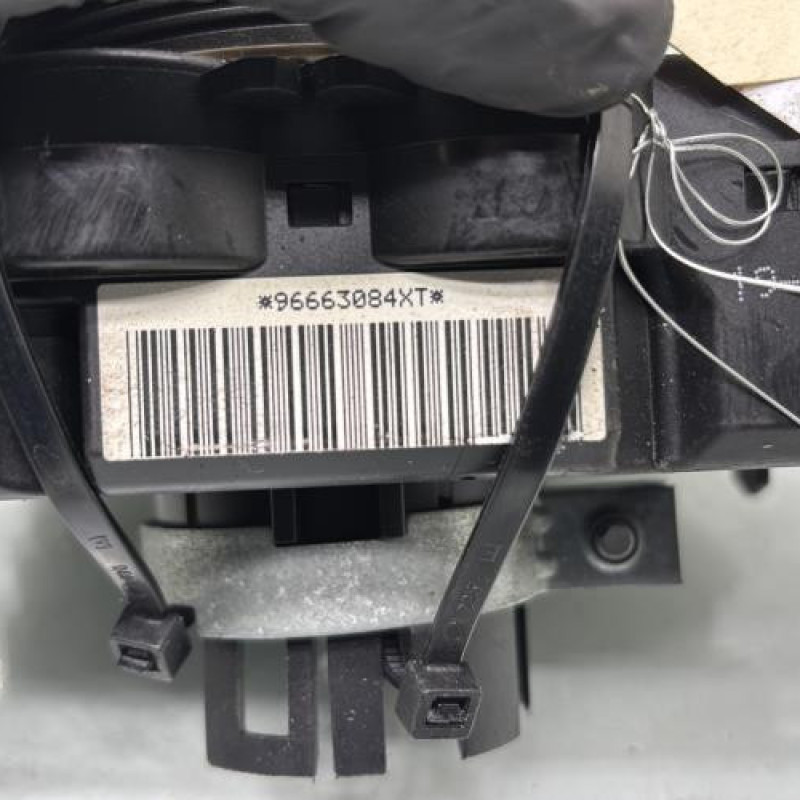 Com (Bloc Contacteur Tournant+Commodo Essuie Glace+Commodo Phare) PEUGEOT 206+ Photo n°9