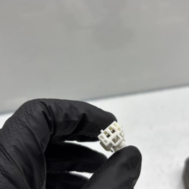 Attache ceinture avant gauche PEUGEOT 308 2 Photo n°3