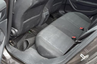 Attache ceinture avant gauche PEUGEOT 308 2