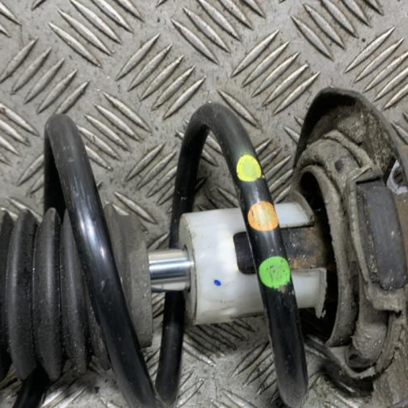 Amortisseur avant gauche FORD FIESTA 6 Photo n°2