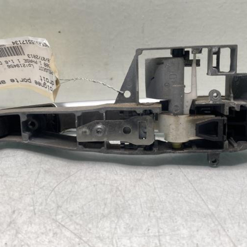 Poignee porte arriere droit PEUGEOT 5008 1 Photo n°2