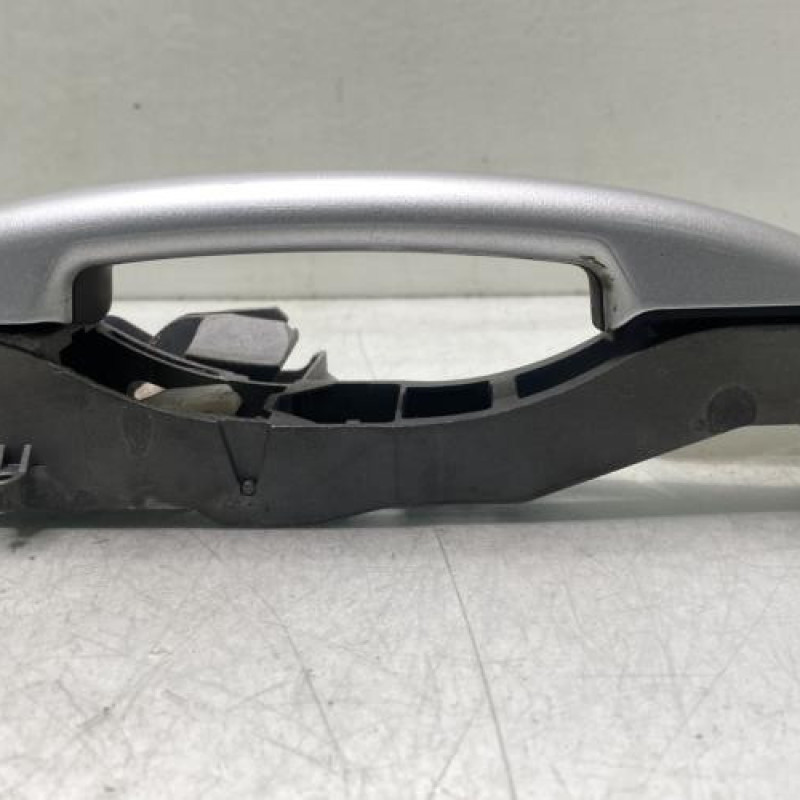 Poignee porte arriere droit PEUGEOT 5008 1 Photo n°4