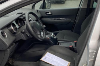 Absorbeur de pare choc avant PEUGEOT 5008 1