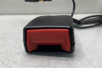 Attache ceinture arriere gauche PEUGEOT 5008 1