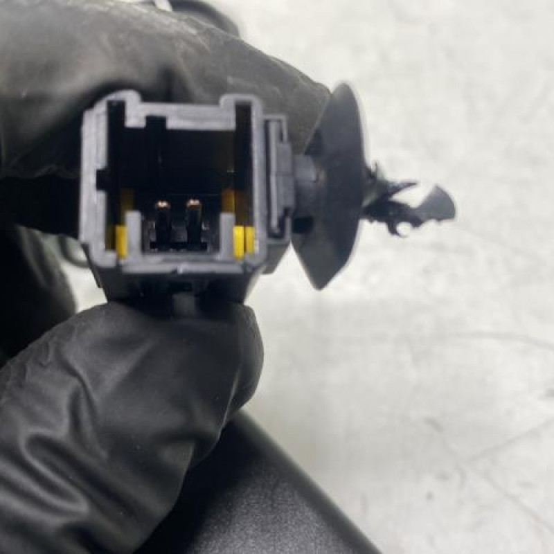 Attache ceinture arriere gauche PEUGEOT 5008 1 Photo n°3