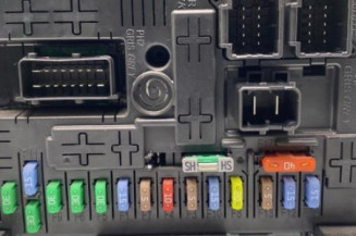 Boitier BSI PEUGEOT 5008 1