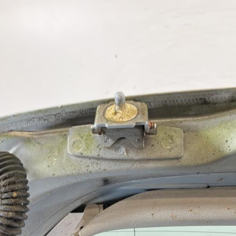 Malle/Hayon arriere RENAULT LAGUNA 2 Photo n°8