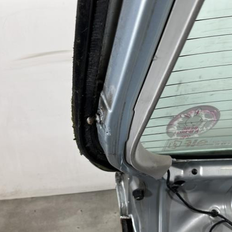 Malle/Hayon arriere RENAULT LAGUNA 2 Photo n°11