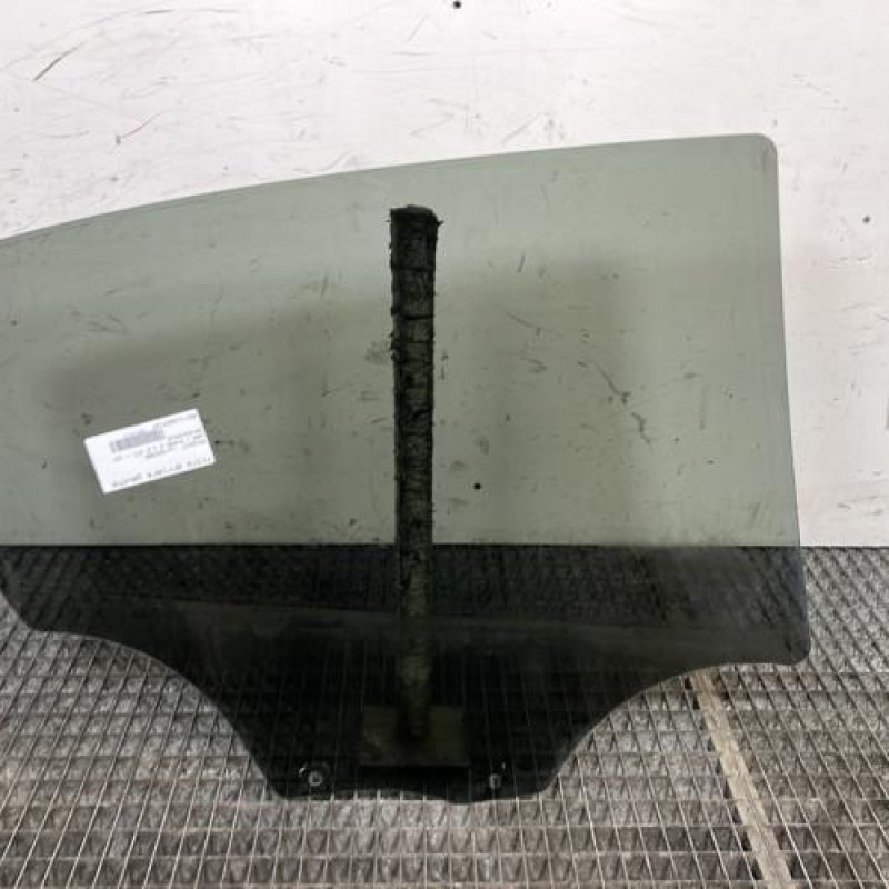 Vitre arriere gauche PEUGEOT 208 1 Photo n°4