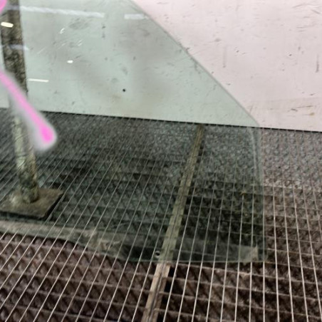 Vitre avant droit CITROEN BERLINGO 1