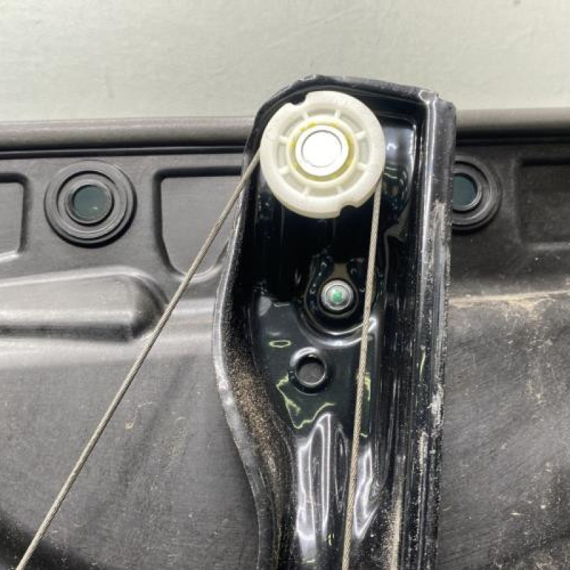 Leve vitre electrique arriere gauche VOLKSWAGEN GOLF 6 Photo n°6