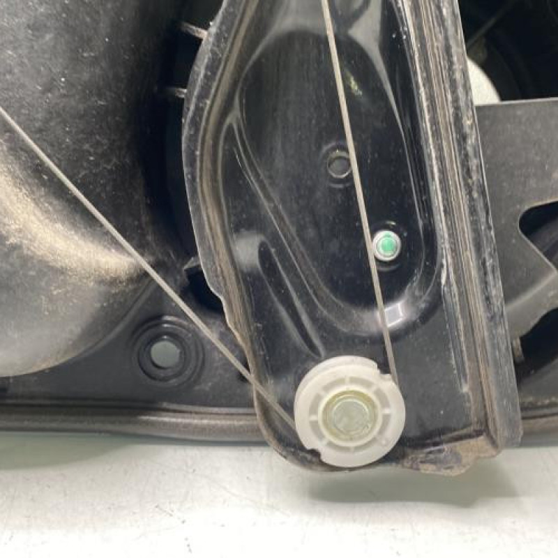 Leve vitre electrique avant droit VOLKSWAGEN GOLF 6 Photo n°6