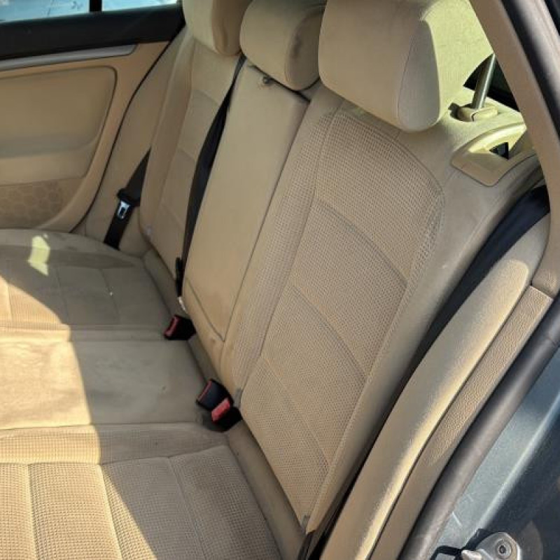 Plage arriere VOLKSWAGEN GOLF 5 Photo n°17