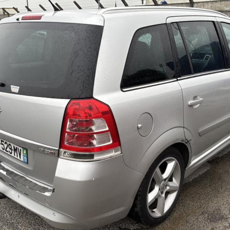 Feu arriere principal droit (feux) OPEL ZAFIRA B Photo n°6