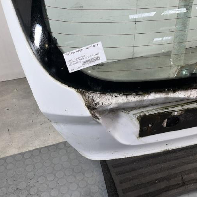 Malle/Hayon arriere FORD FIESTA 6 Photo n°5