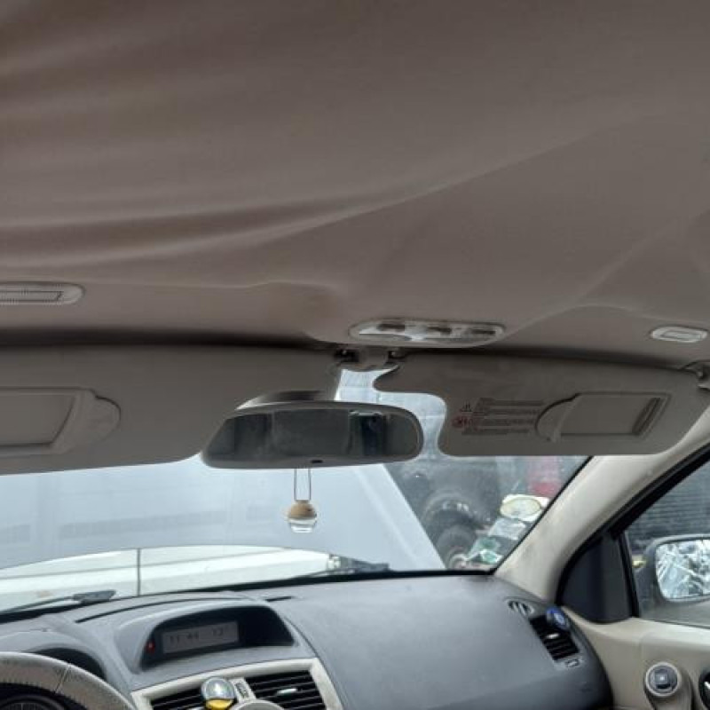 Calandre RENAULT MEGANE 2 Photo n°18