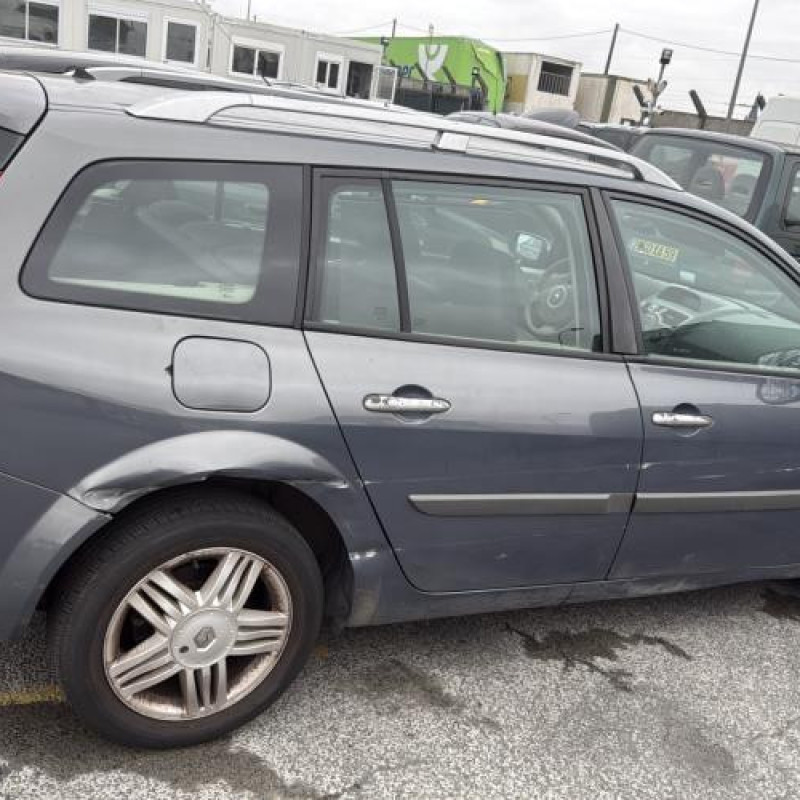 Pare choc arriere RENAULT MEGANE 2 Photo n°12