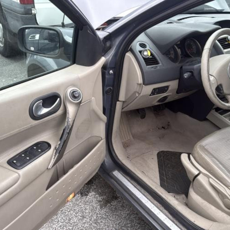 Renfort pare choc arriere (traverse) RENAULT MEGANE 2 Photo n°18