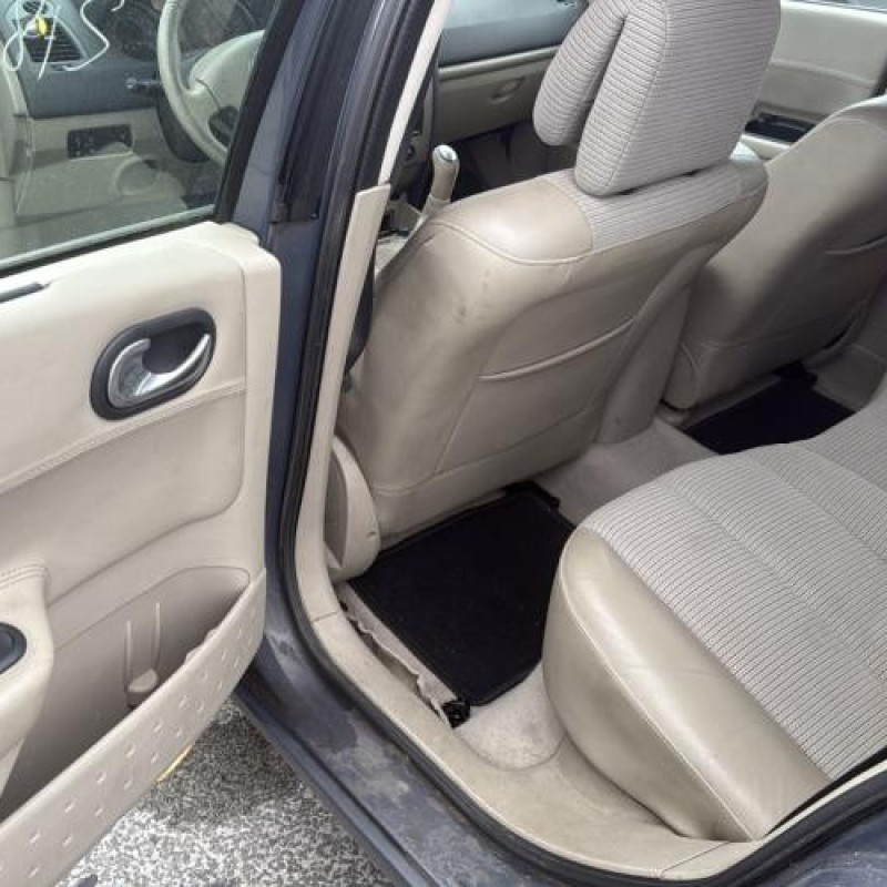 Renfort pare choc arriere (traverse) RENAULT MEGANE 2 Photo n°19