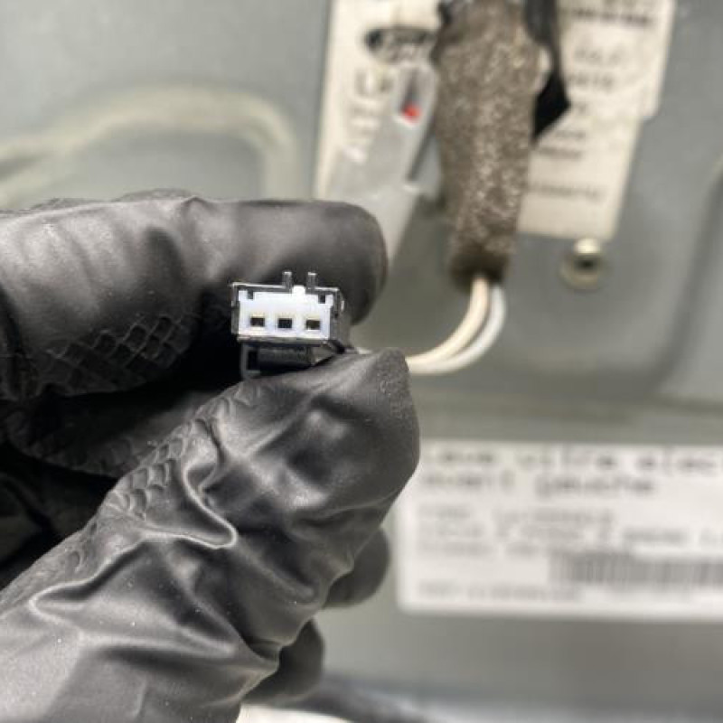 Leve vitre electrique avant gauche FORD FOCUS 2 Photo n°3