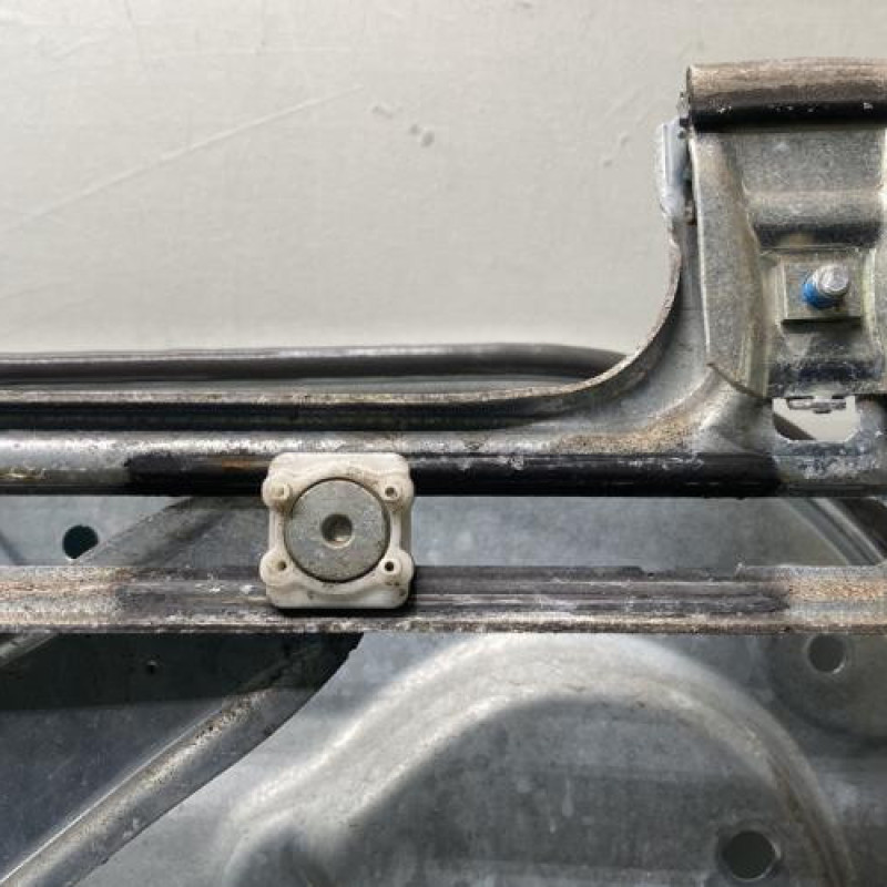 Leve vitre electrique avant gauche FORD FOCUS 2 Photo n°6