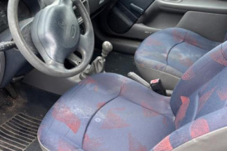 Calandre RENAULT CLIO 2