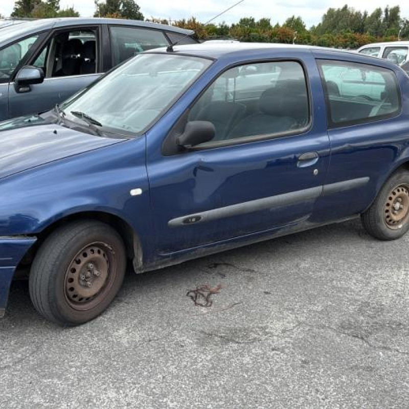 Pompe à carburant RENAULT CLIO 2 Photo n°8