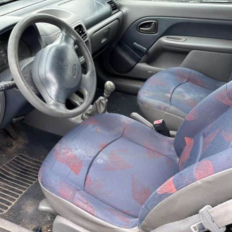 Pompe à carburant RENAULT CLIO 2 Photo n°10