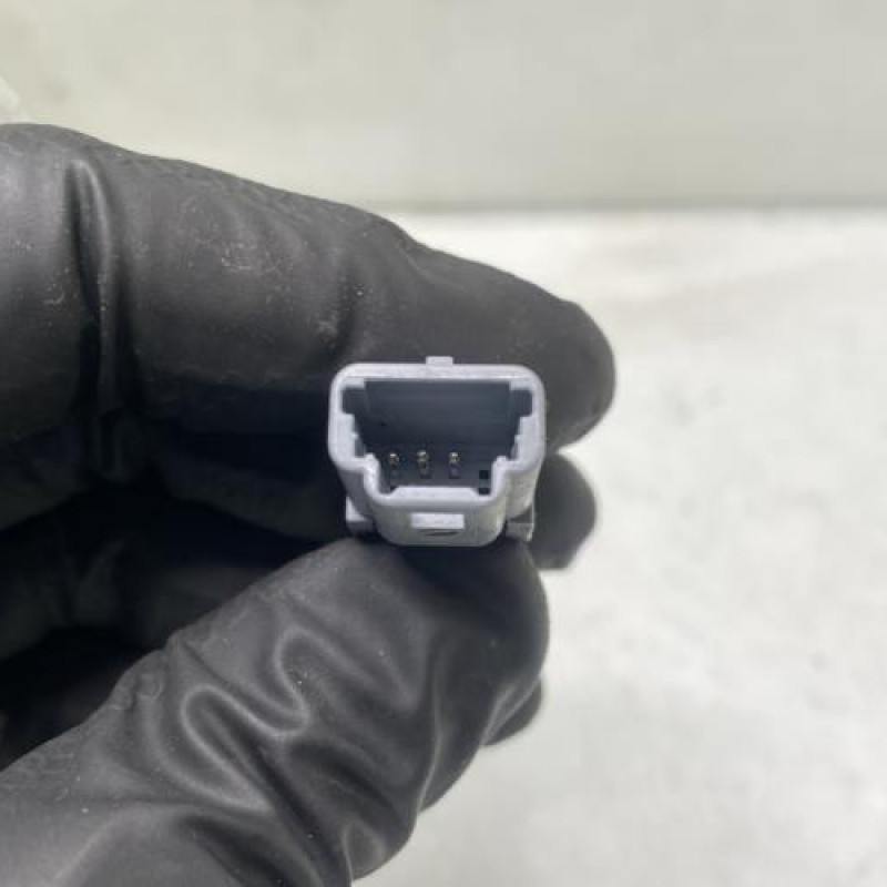 Attache ceinture arriere droit RENAULT CLIO 4 Photo n°3