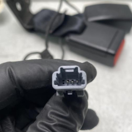 Attache ceinture arriere gauche RENAULT CLIO 4