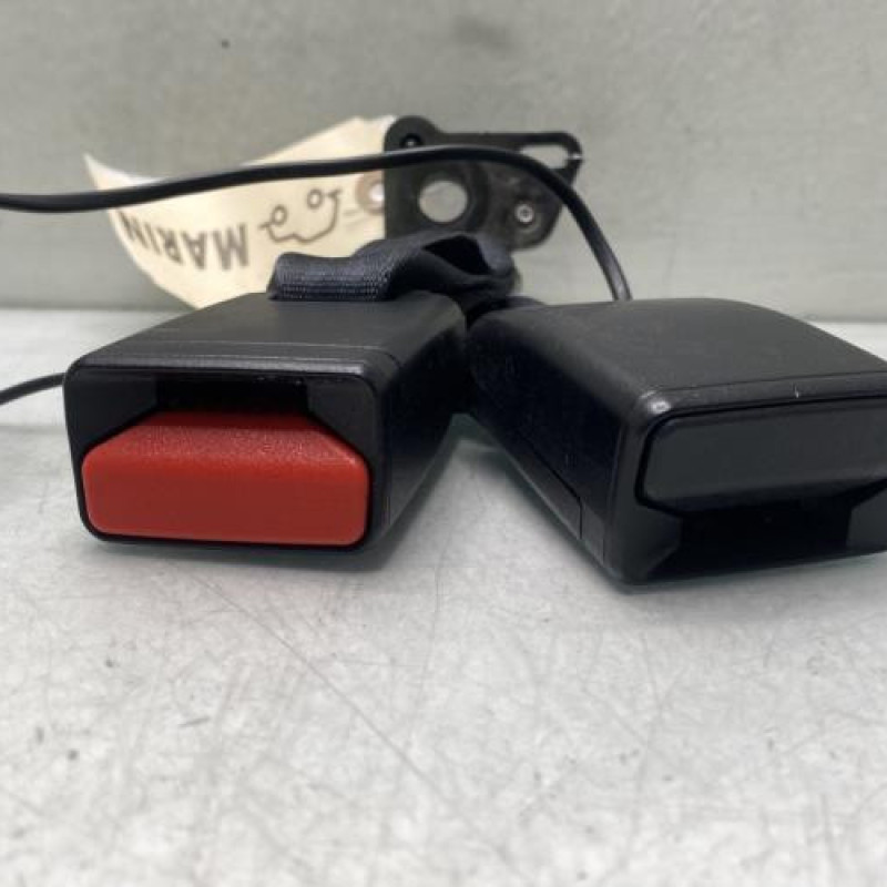 Attache ceinture arriere gauche RENAULT CLIO 4 Photo n°3