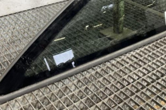 Custode arriere droit OPEL CORSA D