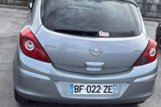 Custode arriere droit OPEL CORSA D
