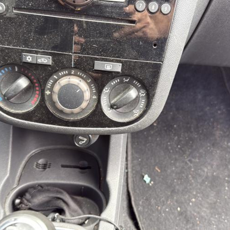 Custode arriere droit OPEL CORSA D Photo n°16