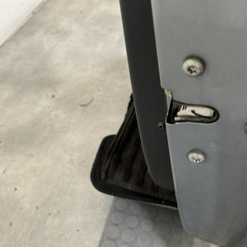 Porte avant droit OPEL CORSA D Photo n°3