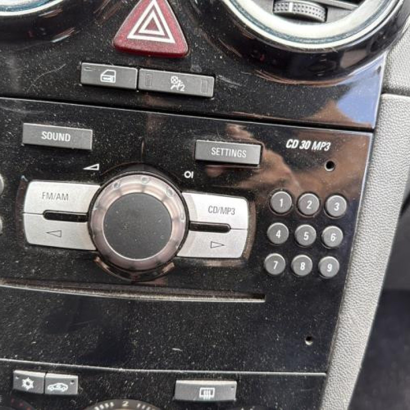 Porte avant droit OPEL CORSA D Photo n°17