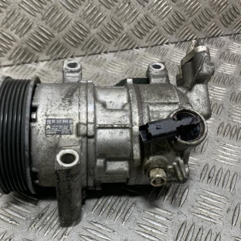 Compresseur clim PEUGEOT 208 1 Photo n°1