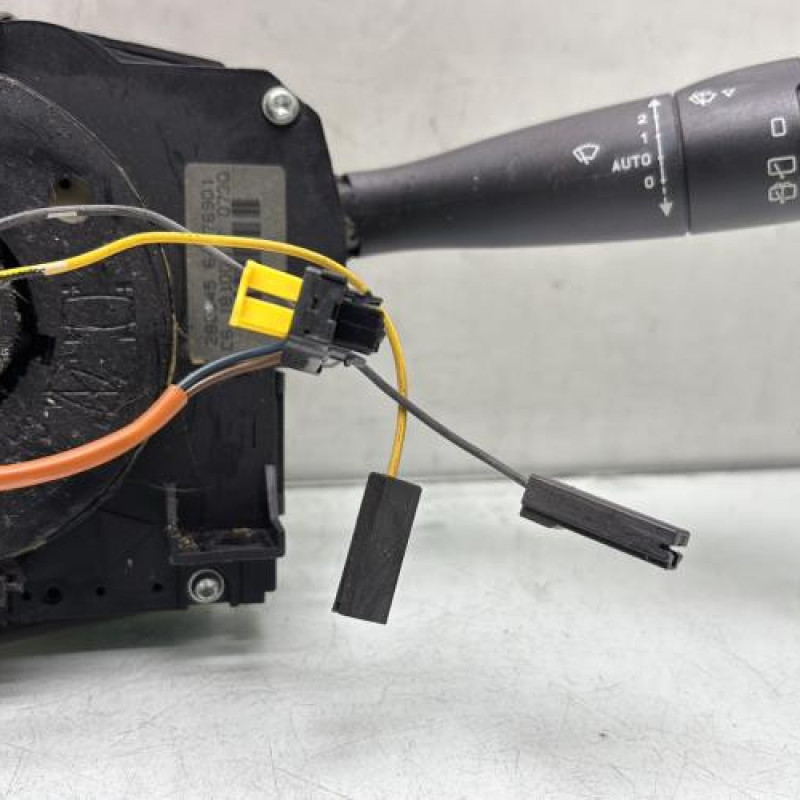 Com (Bloc Contacteur Tournant+Commodo Essuie Glace+Commodo Phare) CITROEN C3 1 Photo n°3