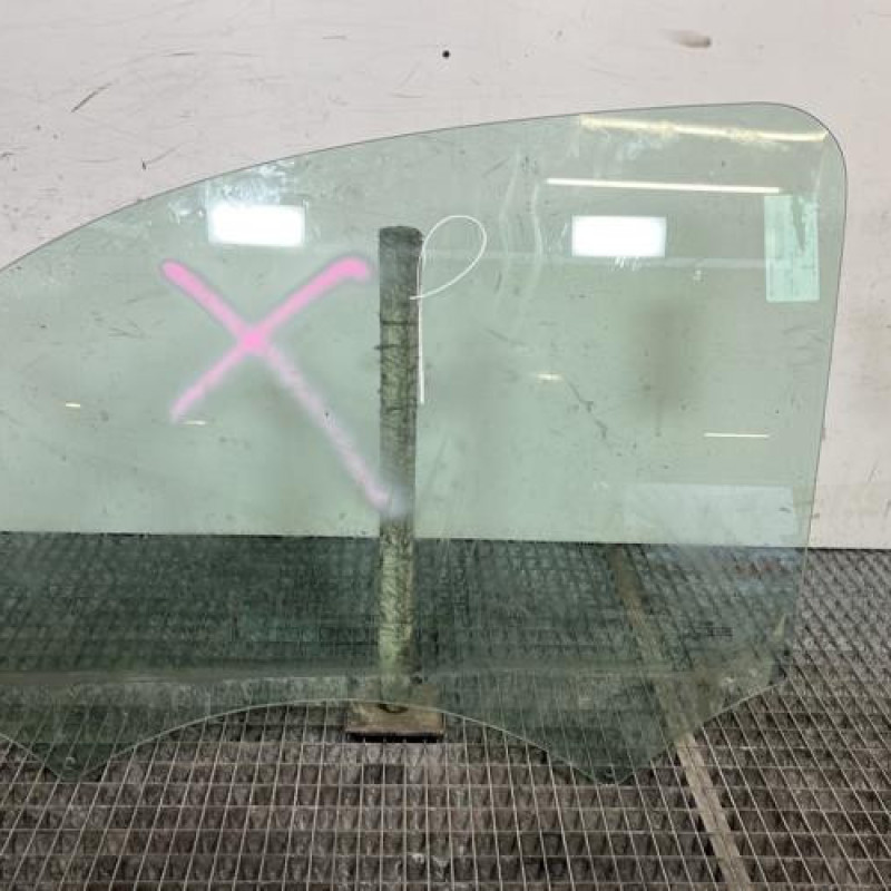 Vitre avant gauche RENAULT KANGOO 2 Photo n°1