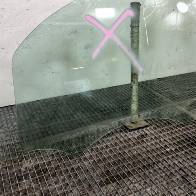 Vitre avant gauche RENAULT KANGOO 2 Photo n°2