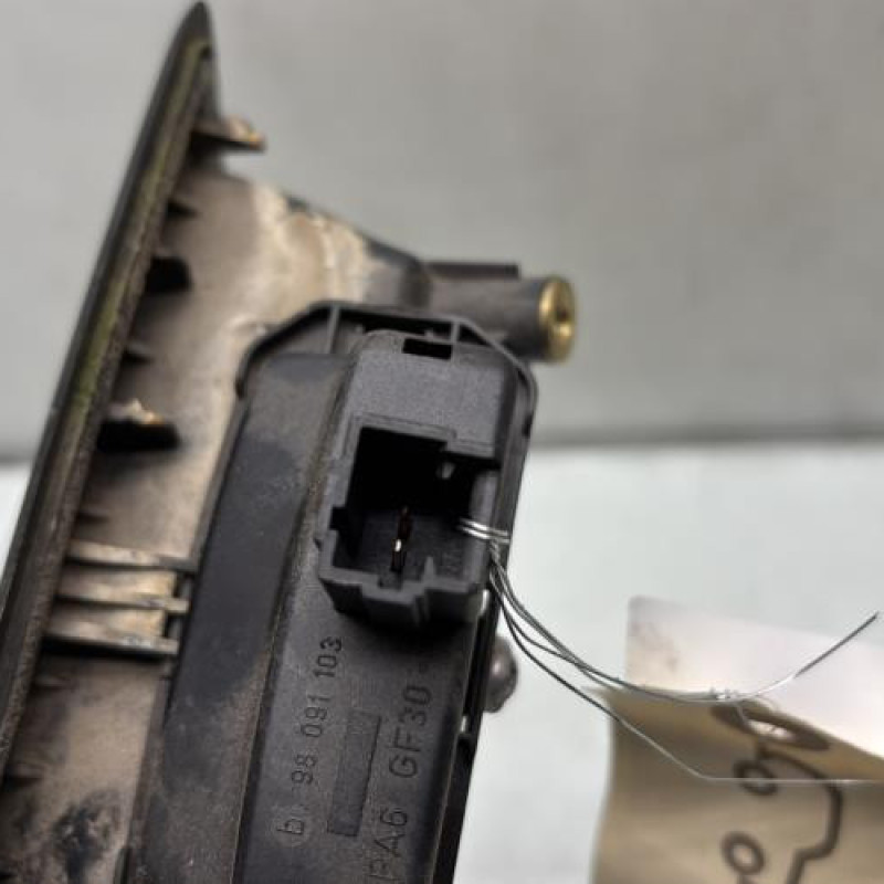 Bouton de coffre RENAULT KANGOO 2 Photo n°4