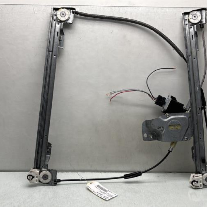 Leve vitre electrique avant gauche RENAULT KANGOO 2 Photo n°1
