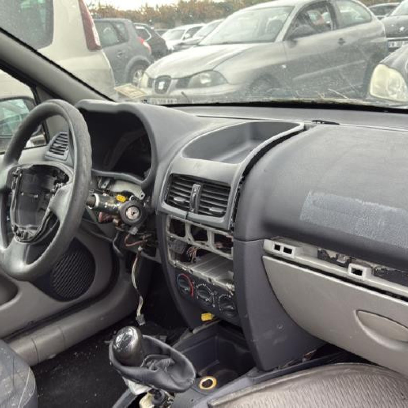 Feu arriere principal gauche (feux) RENAULT CLIO 2 Photo n°14