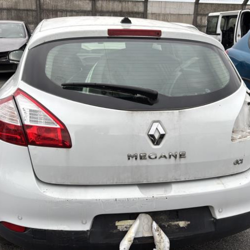 Aile avant gauche RENAULT MEGANE 3 Photo n°9