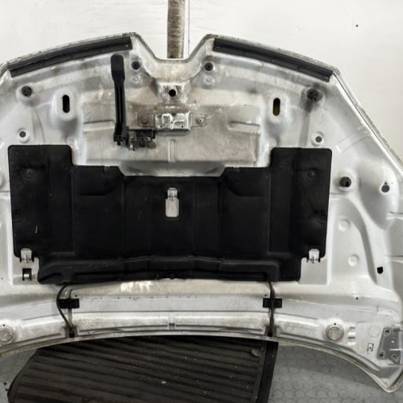 Capot RENAULT MEGANE 3 Photo n°8