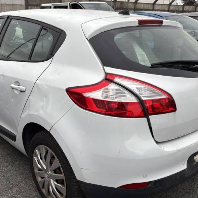 Custode arriere droit (porte) RENAULT MEGANE 3 Photo n°8
