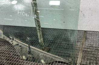 Vitre arriere droit PEUGEOT 207